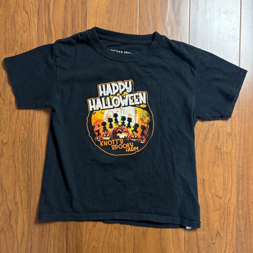 Peanuts Kids XS Knotts Spooky Farm Happy Halloween Graphic T-Shirt Black Faded